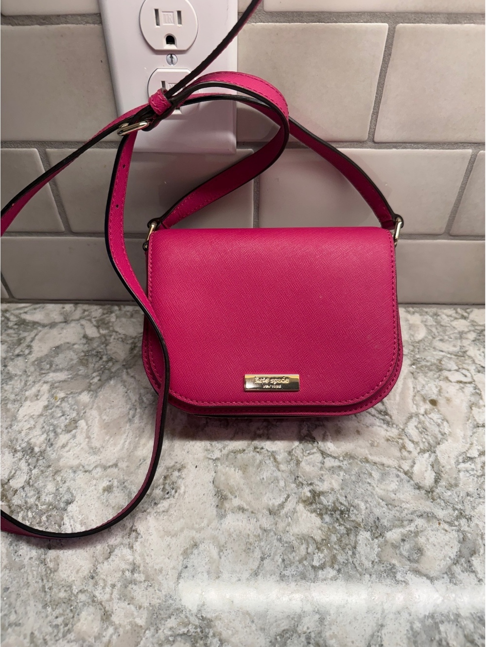 Kate Spade Hot Pink Leather Laurel Way Carsen Crossbody Bag Purse Hot pink